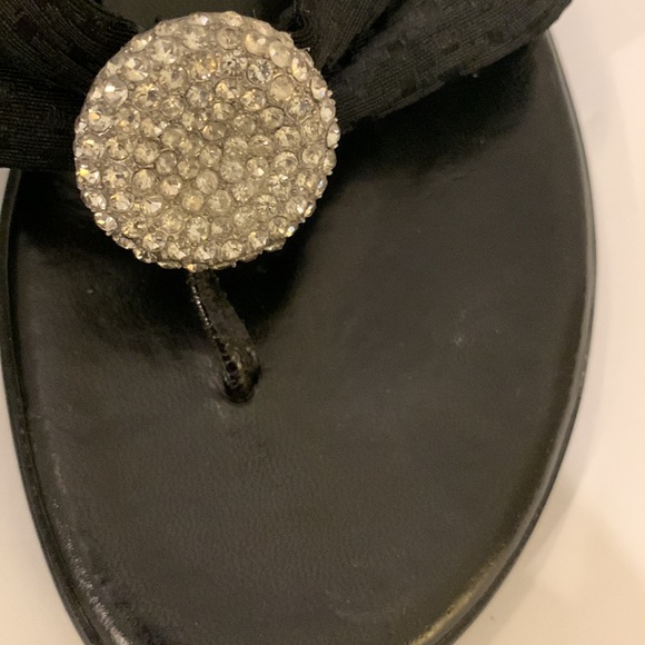Italian Shoe Maker Thong Black Sandals With Rhinestone Accents Size 6.5. - Picture 4 of 7
